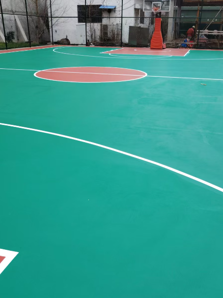 永寿 球场长期使用易出现地面开裂